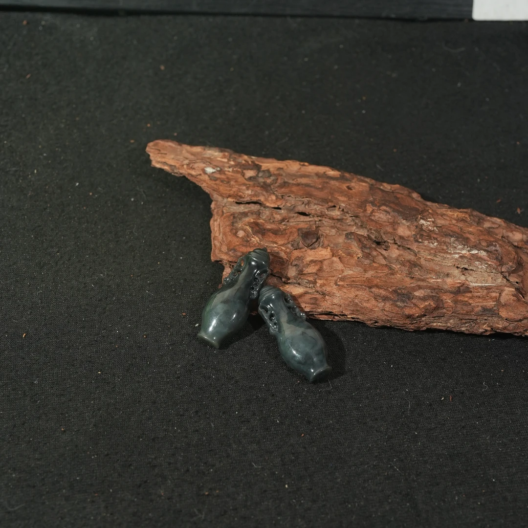 12.9香港王老板-和田玉吊坠多样性发一7z39