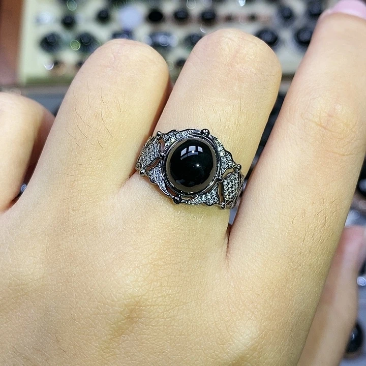 18K金镶嵌戒指翡翠