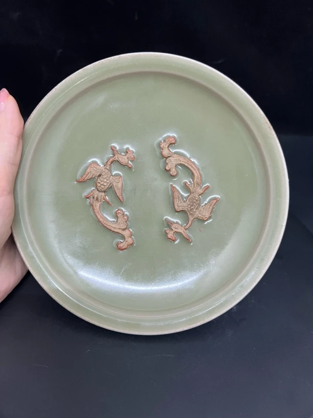 陶瓷艺术品青釉贴塑凤纹盘