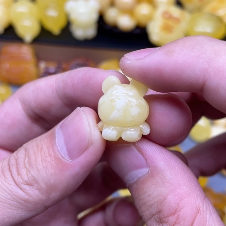 未镶嵌蜜蜡珠宝奇石
