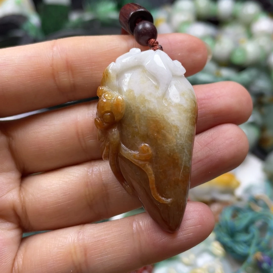 翡翠颈饰未镶嵌牌子