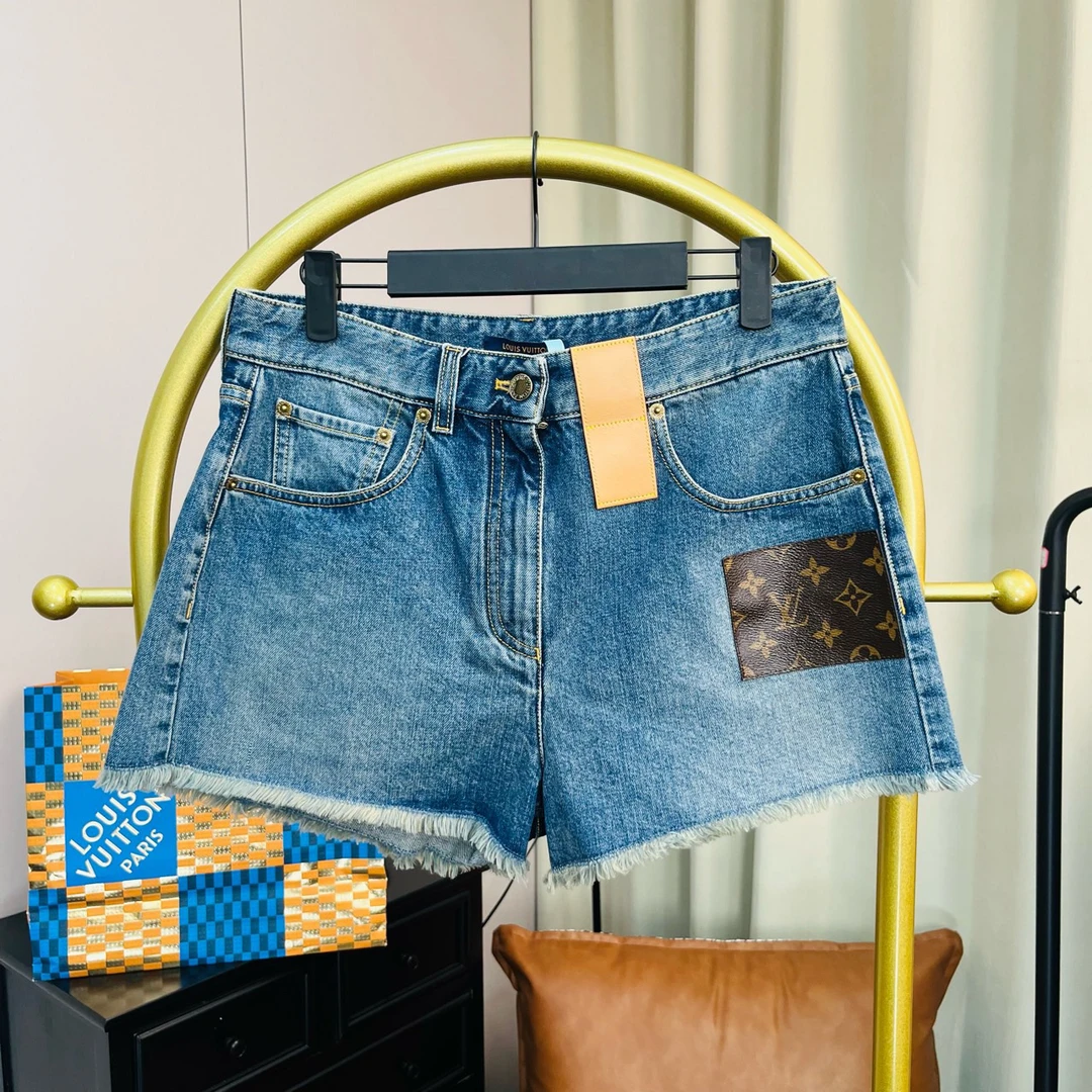 99新 LouisVuitton/路易威登 24新款皮牌短裤 38码 全新带吊牌