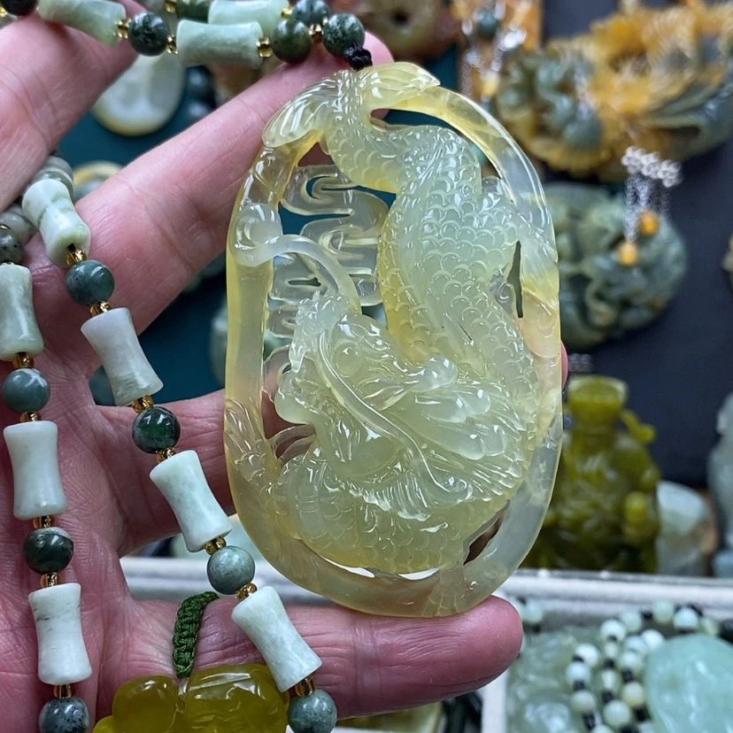 【闪购商品】蛇纹石玉未镶嵌吊坠