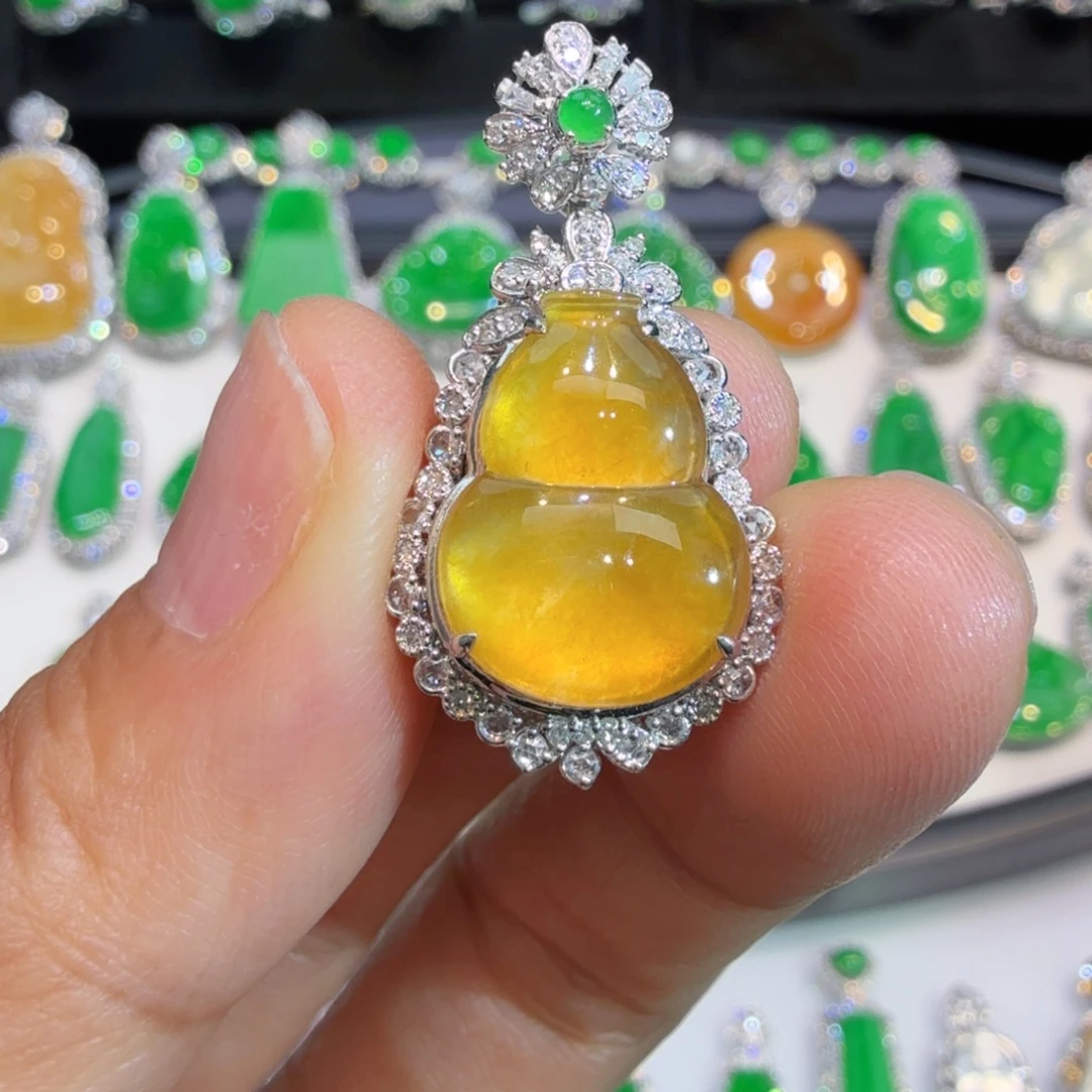 翡翠18K金镶嵌颈饰收到货48小时鉴赏期