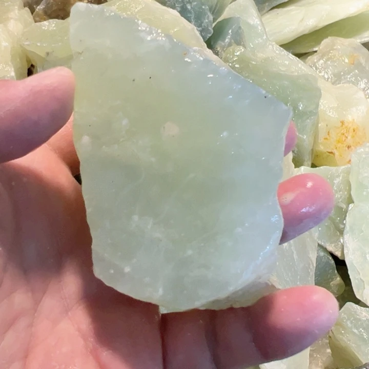 蛇纹石玉未镶嵌珠宝奇石