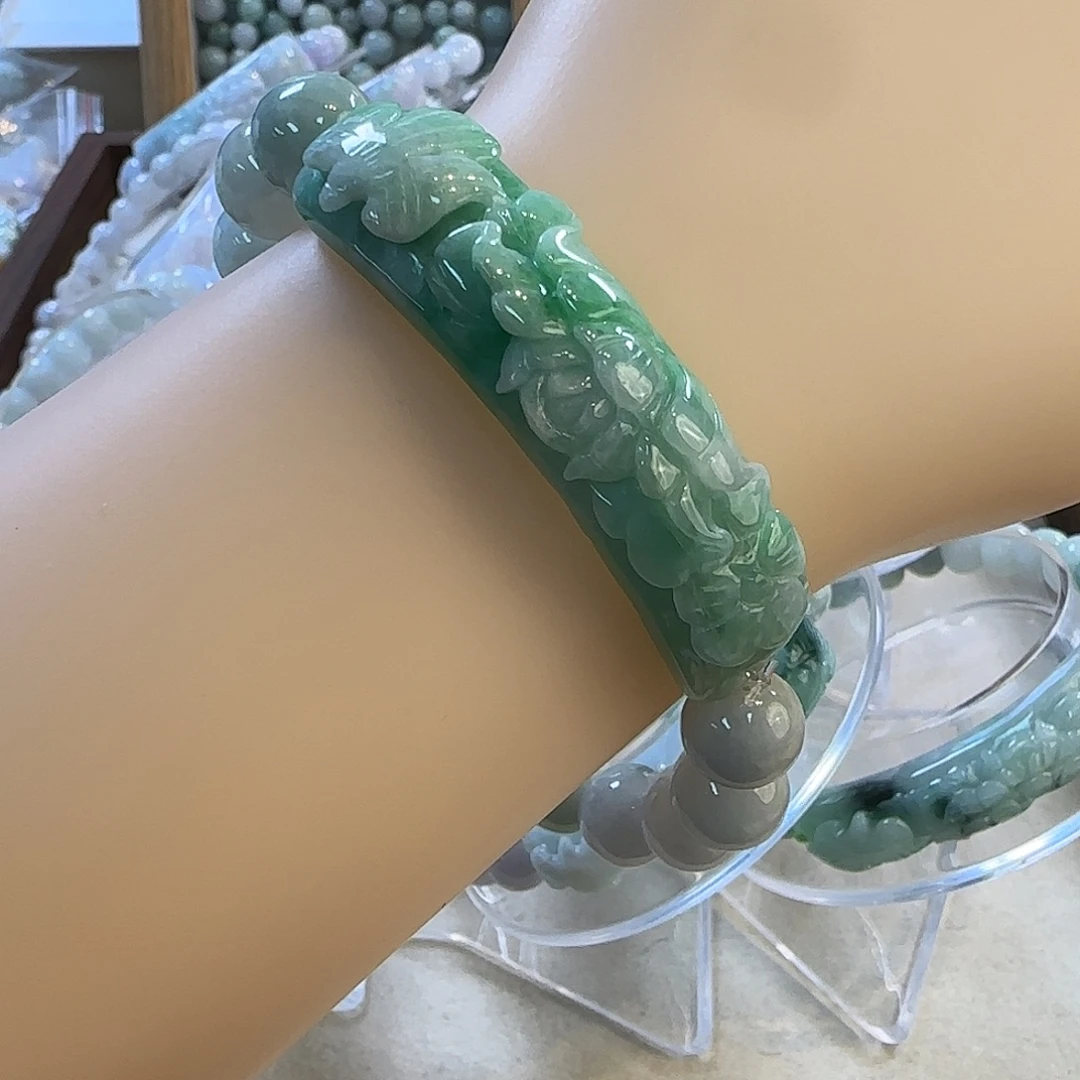 颈饰未镶嵌翡翠手牌