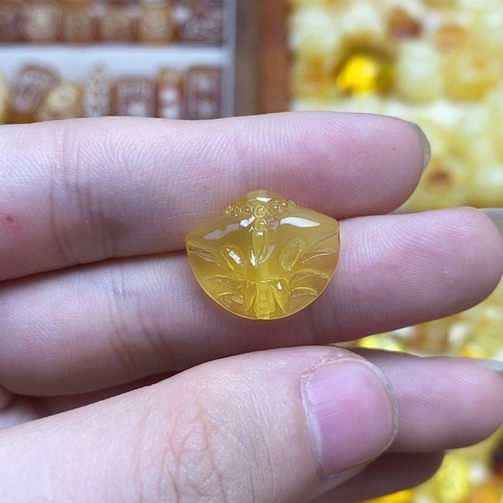 吊坠橄榄核赖皮蛇