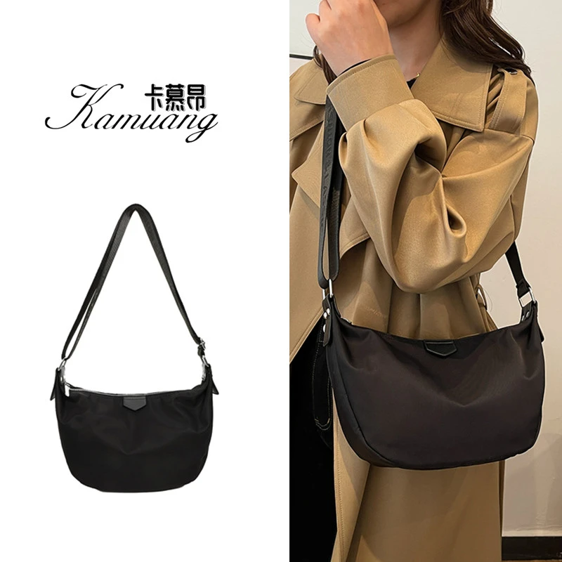 2025轻奢新款饺子包女士轻便通勤单肩包百搭运动休闲大容量斜挎包