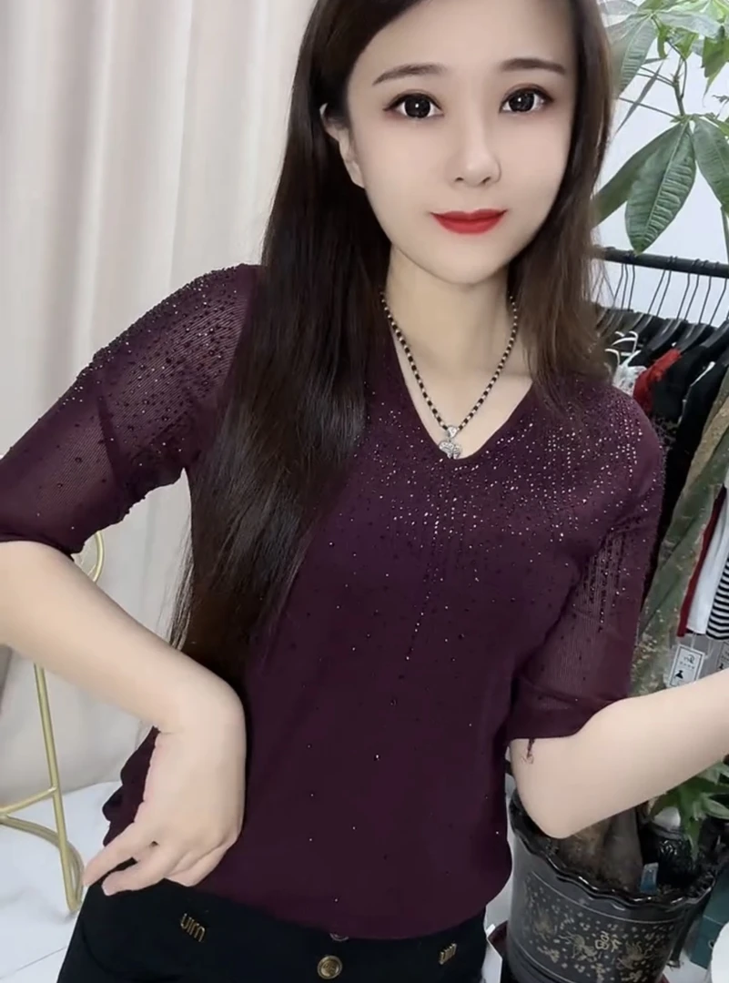 夏季女款V领中袖上衣洋气修身显瘦法式T恤重工烫钻百搭减龄短袖衫