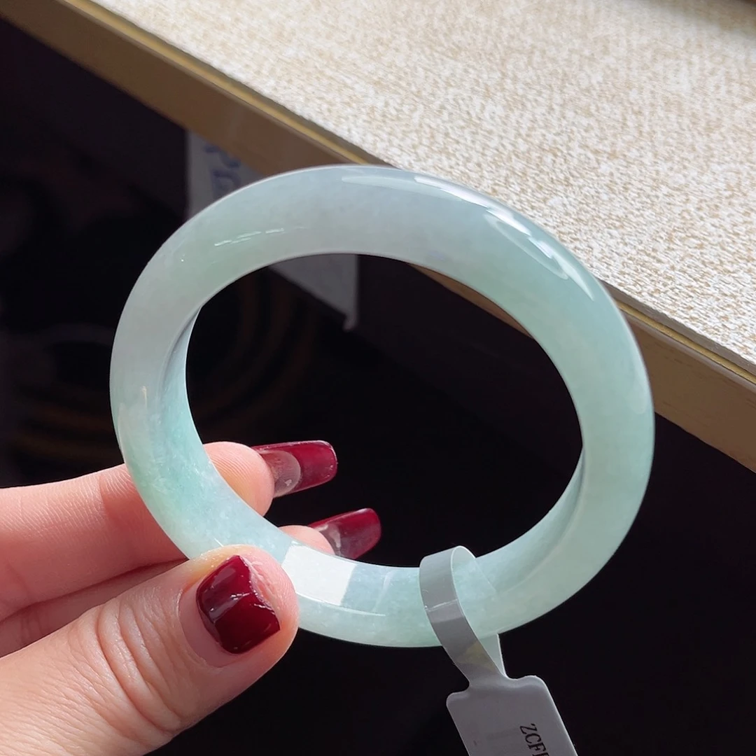 翡翠手镯未镶嵌手镯