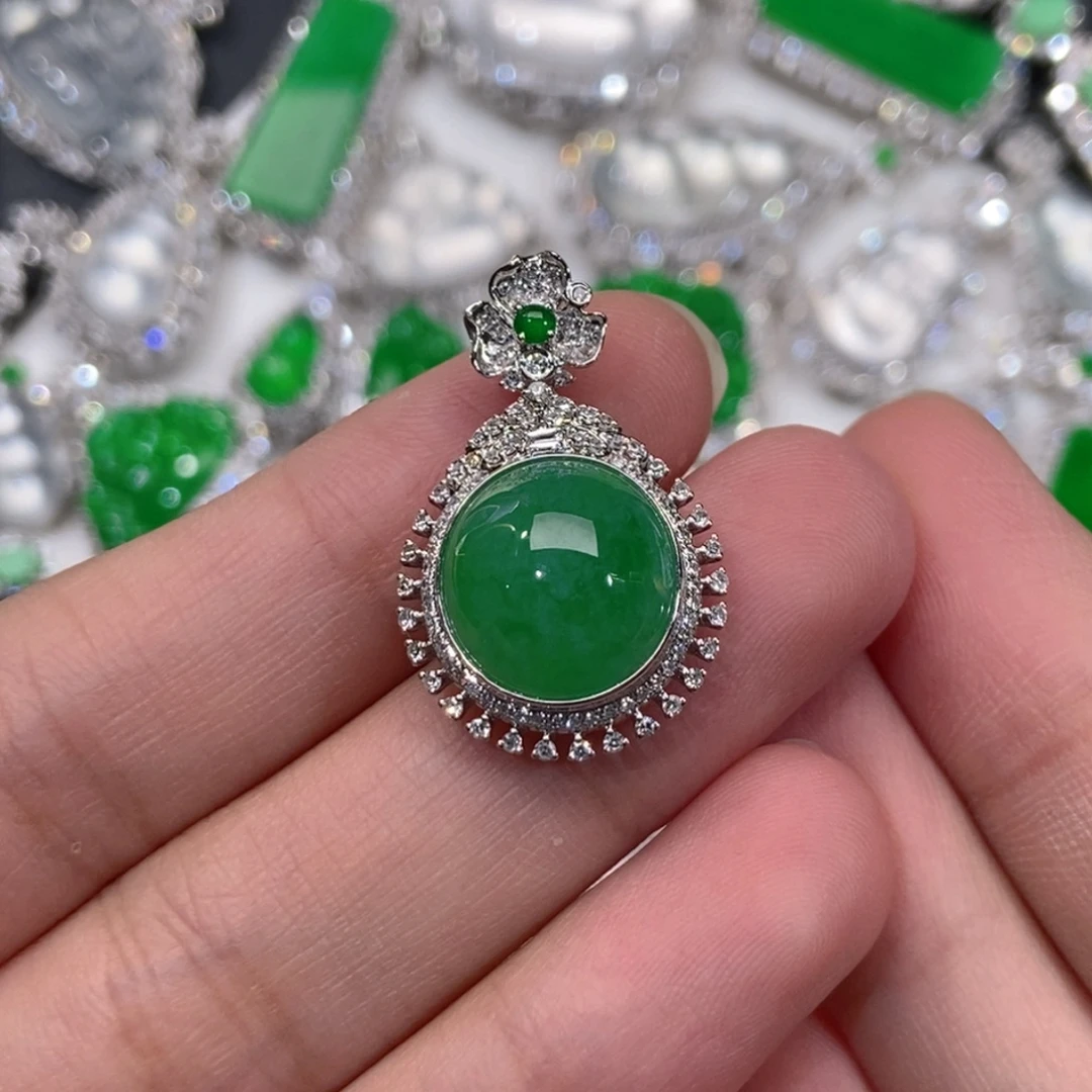 翡翠18K金镶嵌颈饰天然缅甸A货翡翠