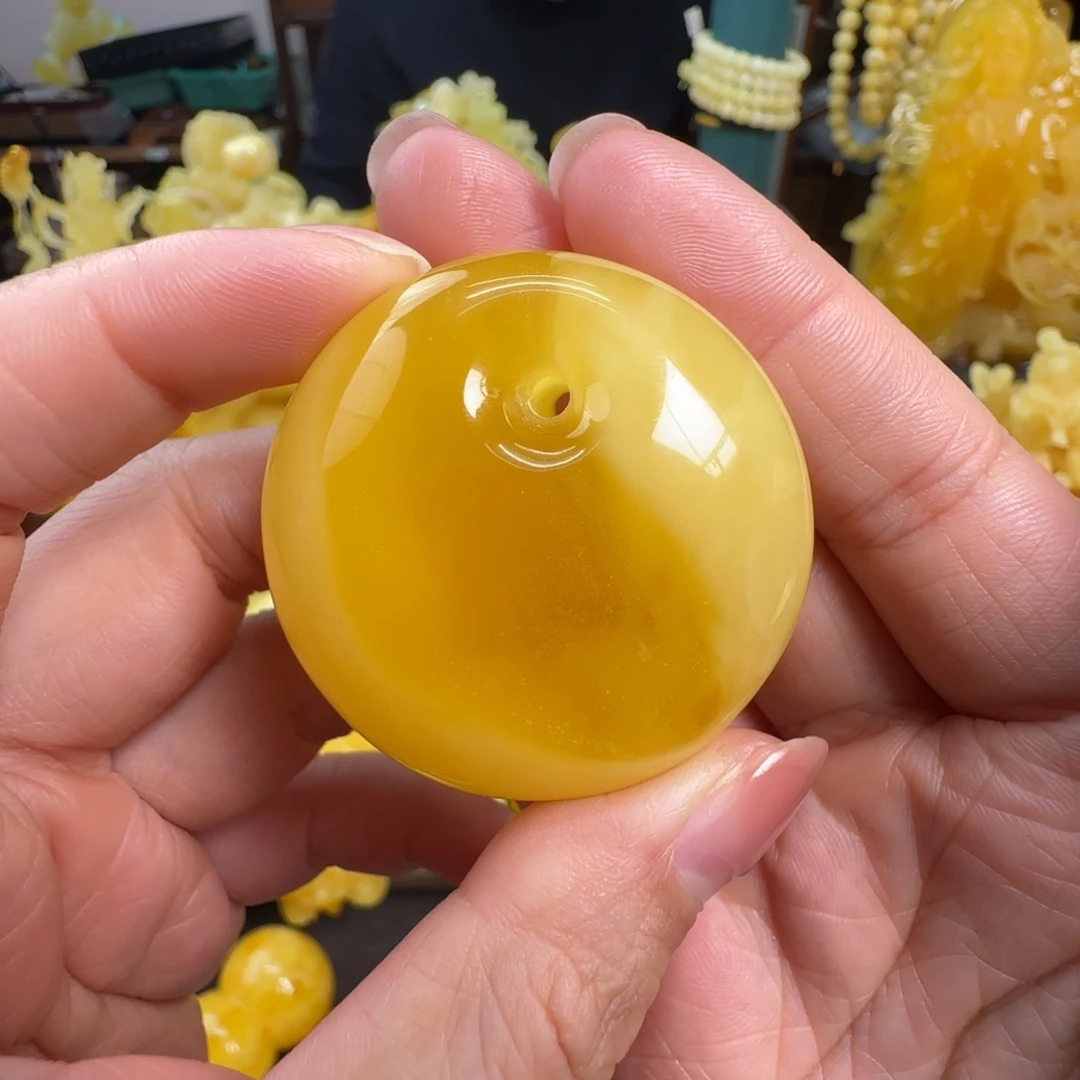 蜜蜡未镶嵌珠宝奇石