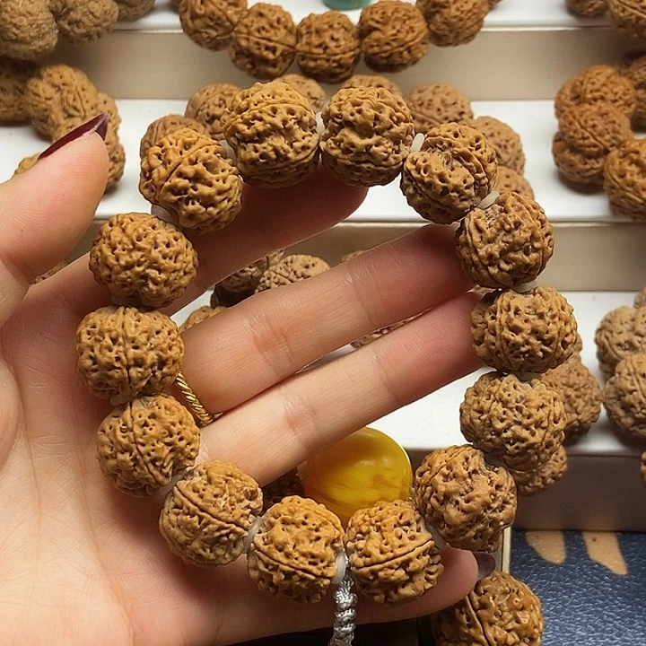 金刚菩提吊坠深沟梅花