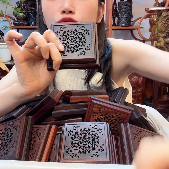 工艺品大红酸枝枝咯吐呢