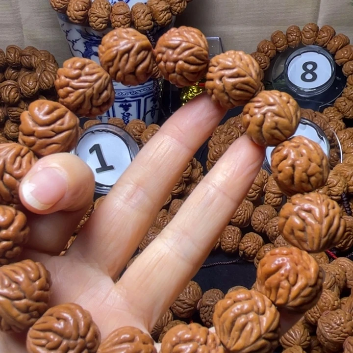 用***8吊坠桃核秦岭桃核手持