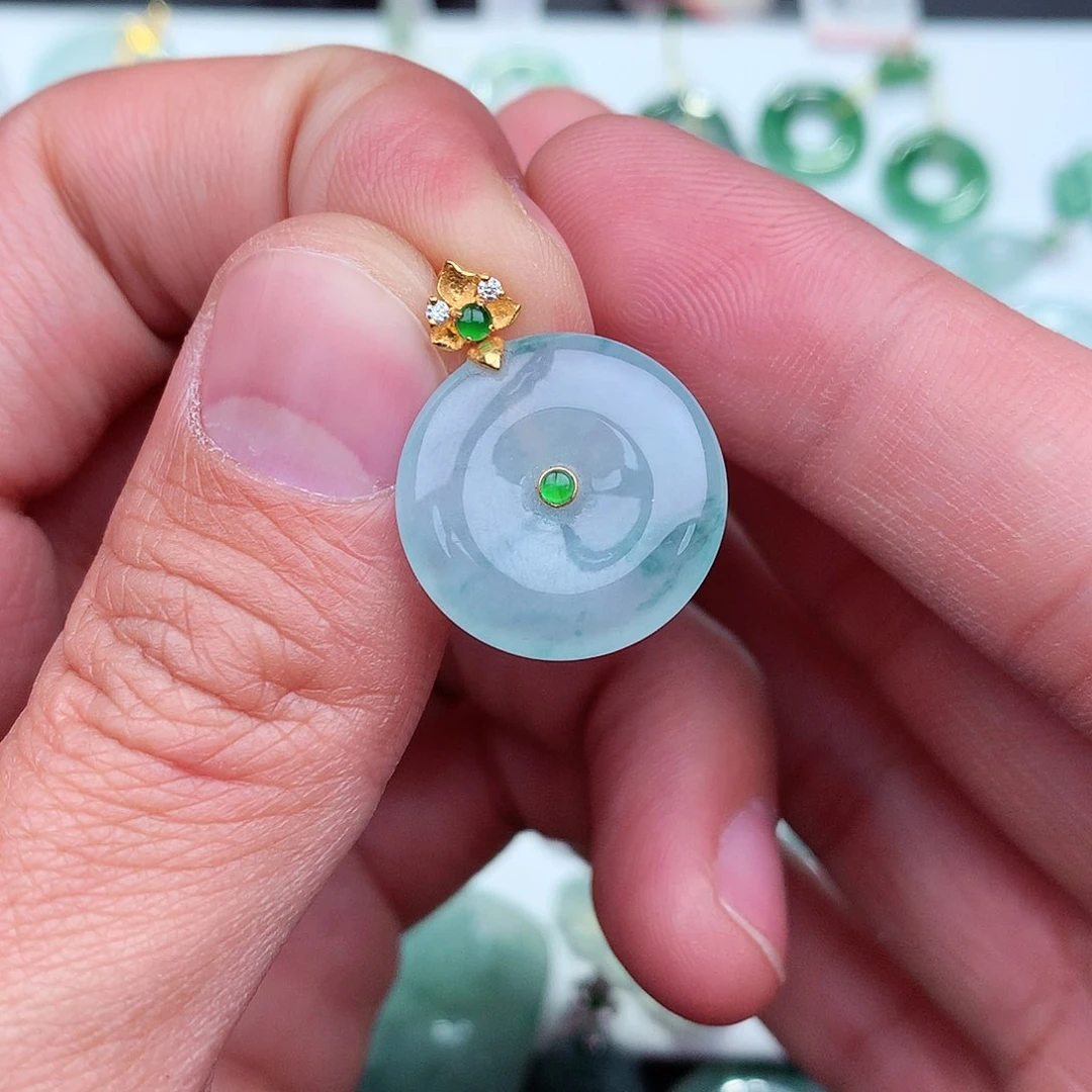 翡翠吊坠(不含链)18K金镶嵌