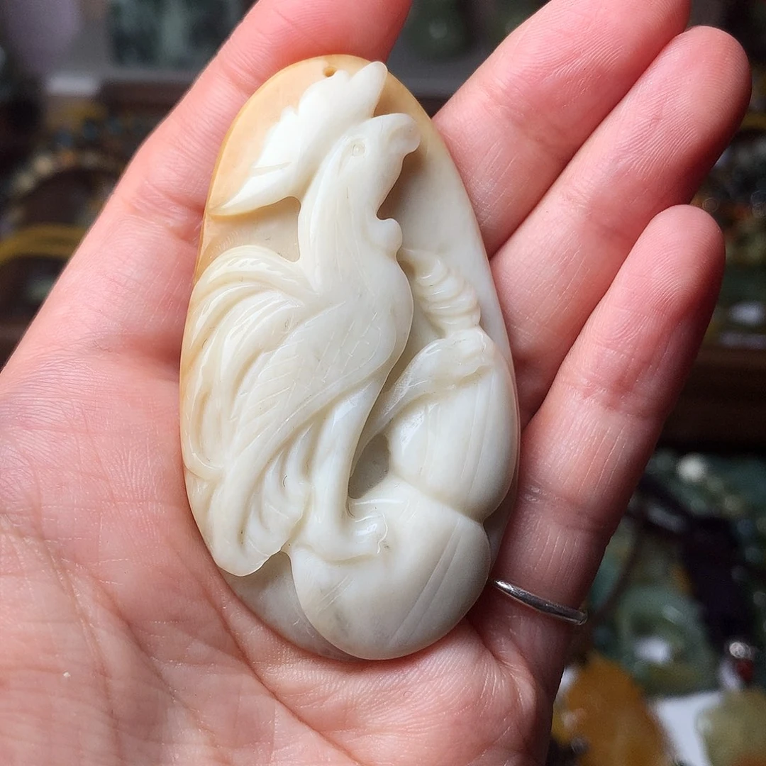 蛇纹石玉未镶嵌颈饰尚*