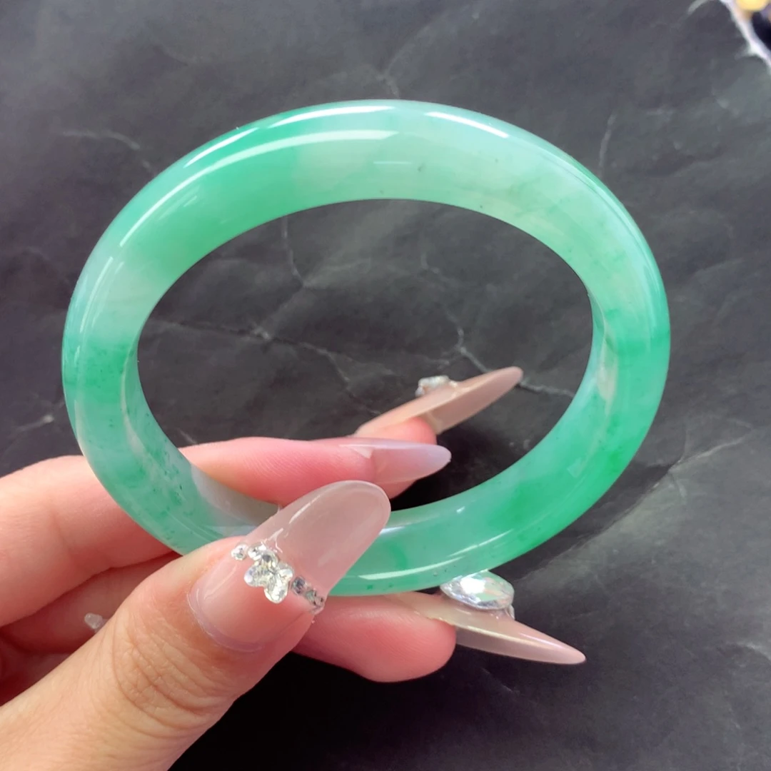 石英质玉未镶嵌手镯