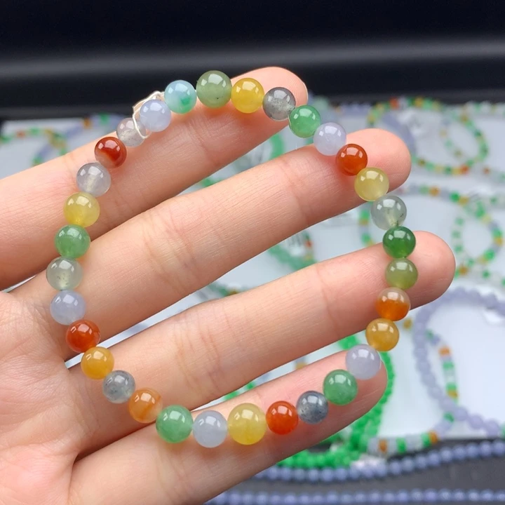 翡翠手镯未镶嵌翡翠