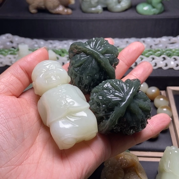 颈饰未镶嵌和田玉华**安