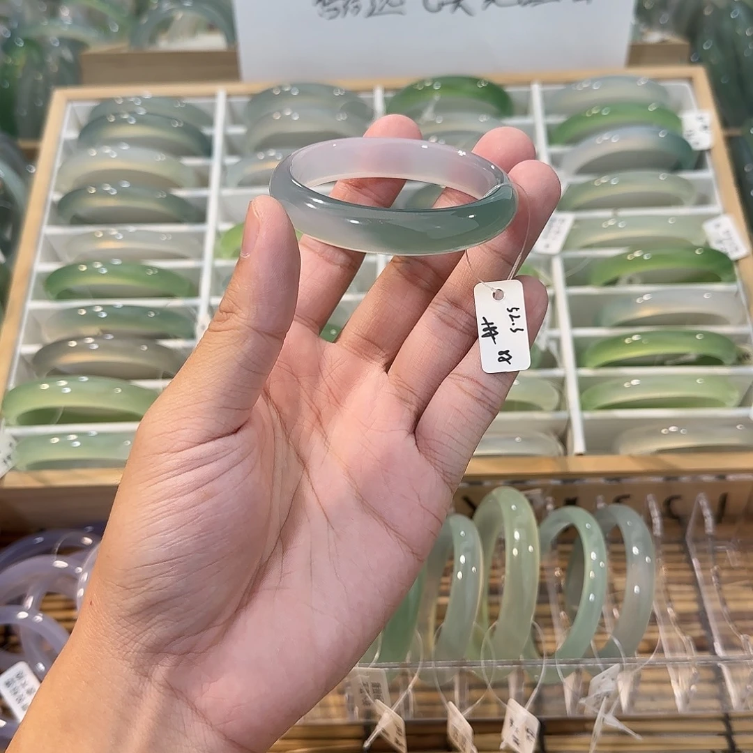 玛瑙/玉髓未镶嵌手镯圈口52.3