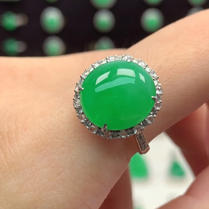 18K金镶嵌戒指翡翠翡翠