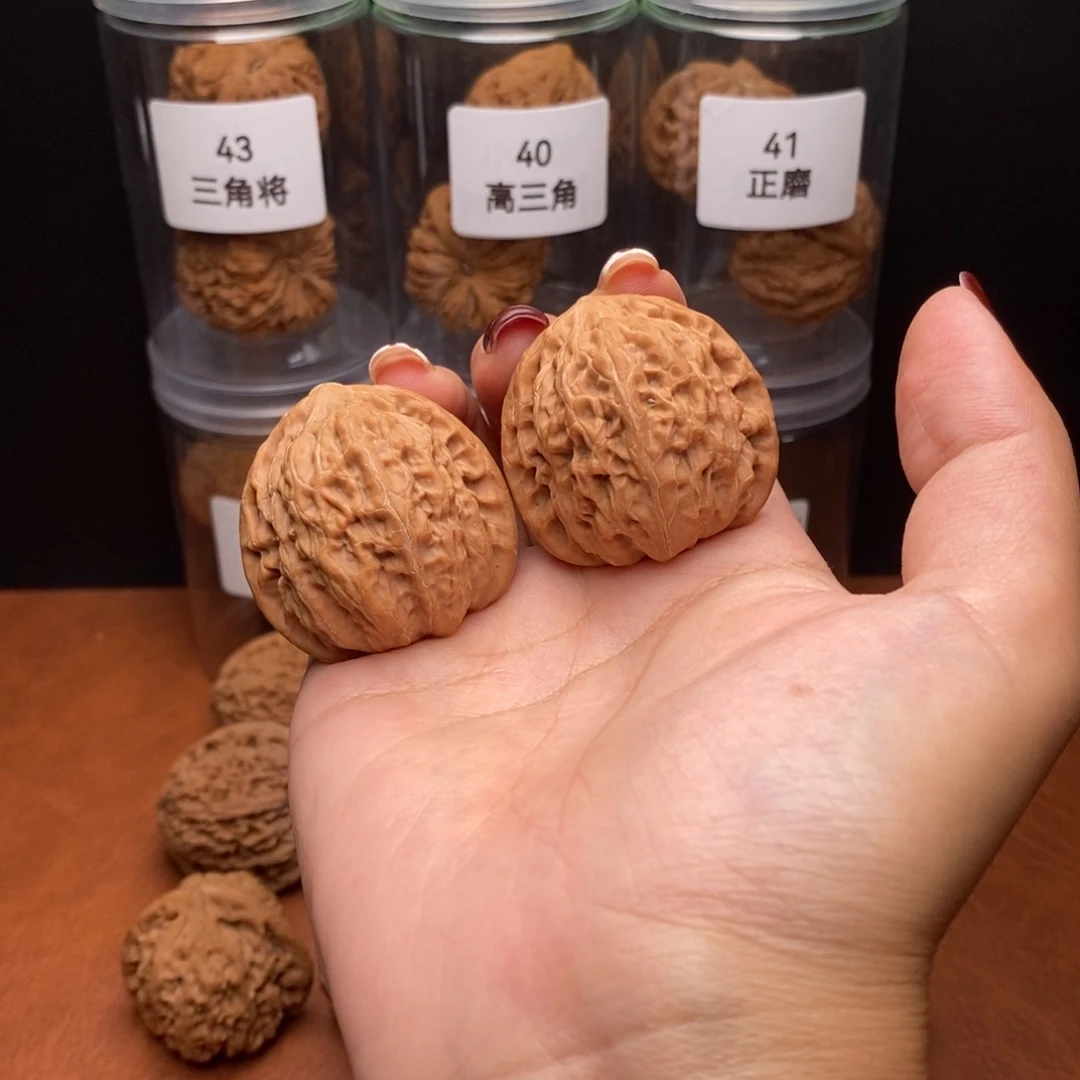 文玩核桃吊坠原桩铁锤39