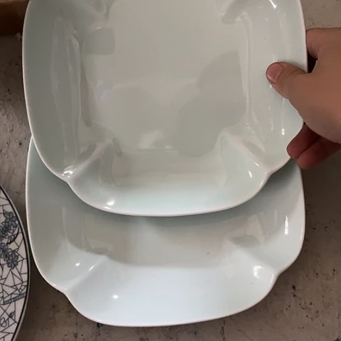 陶瓷8寸盘两个陶瓷