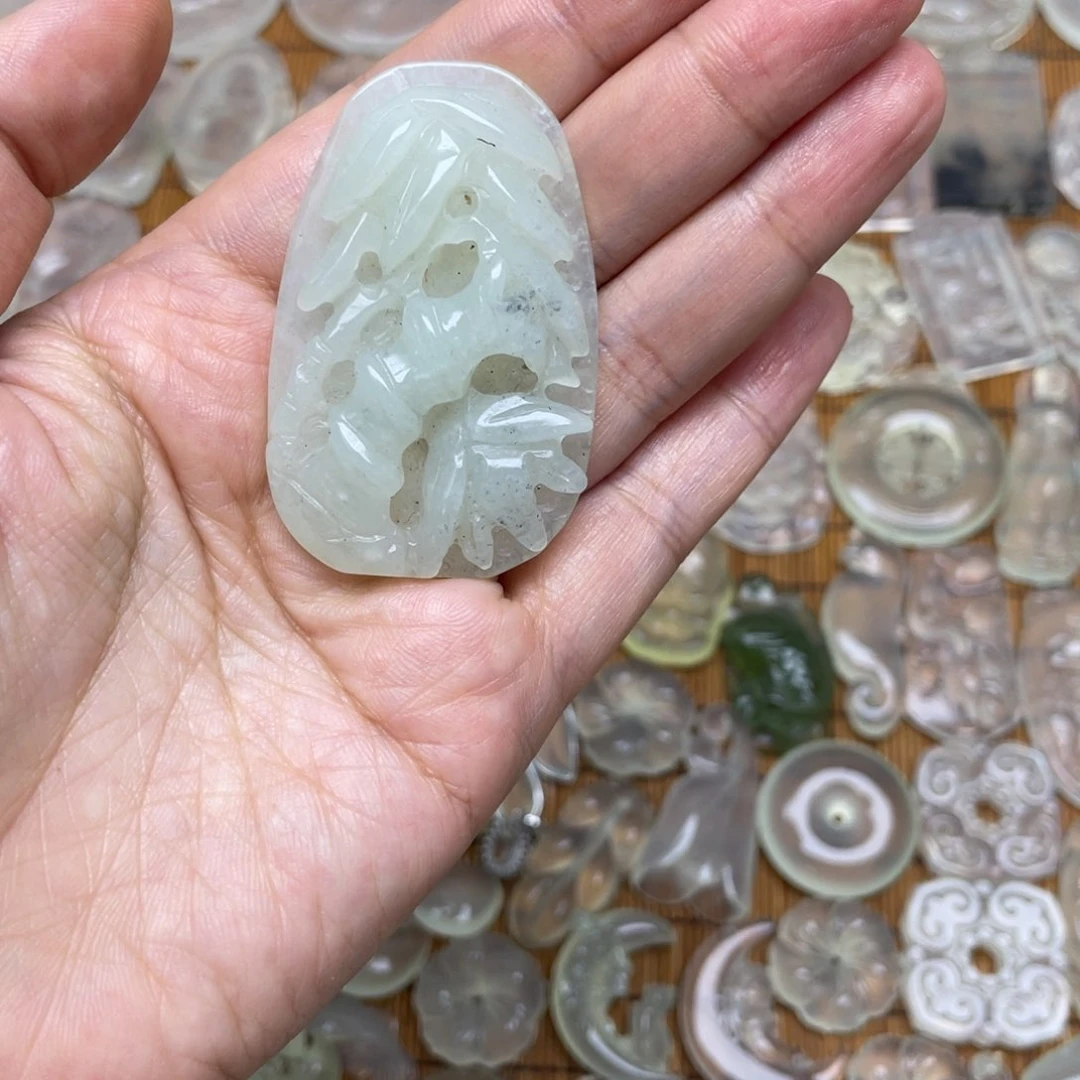 未镶嵌蛇纹石玉颈饰