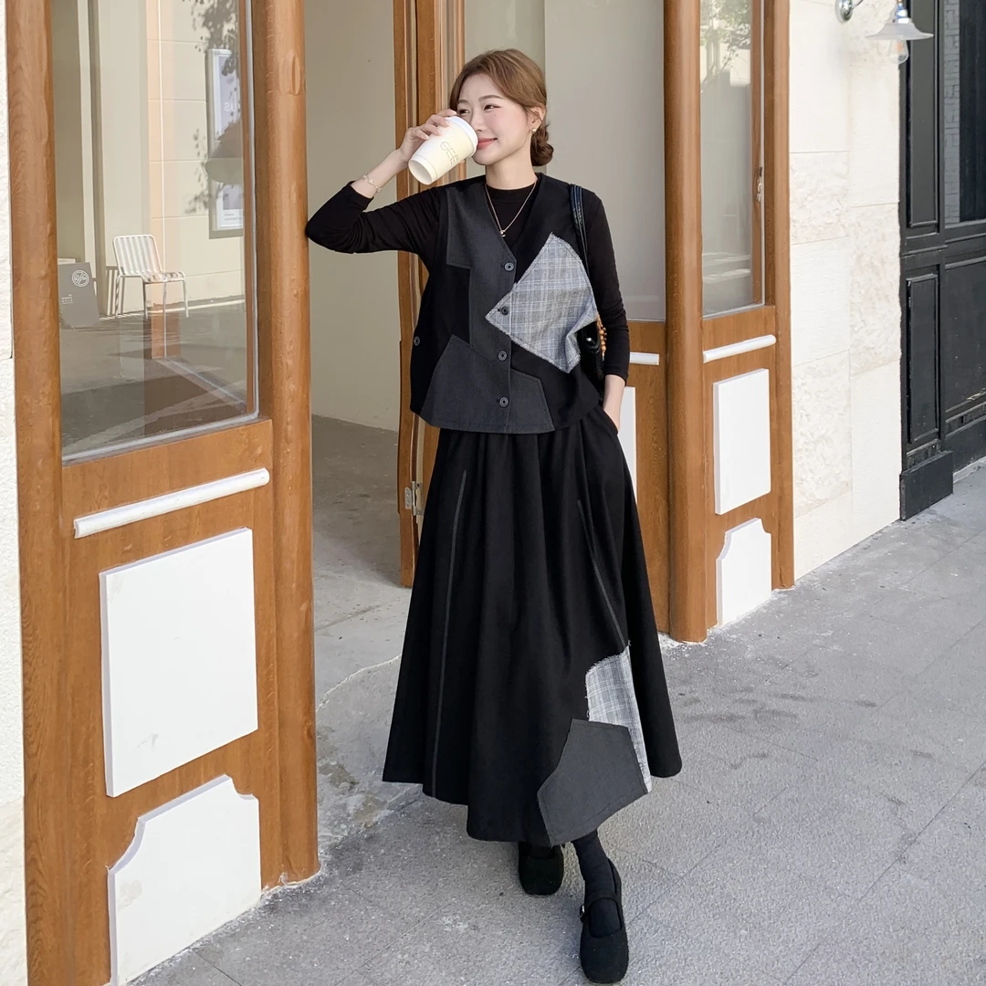 黑色复古撞色拼接马甲套装女2025年秋季设计感打底衫半身裙三件套