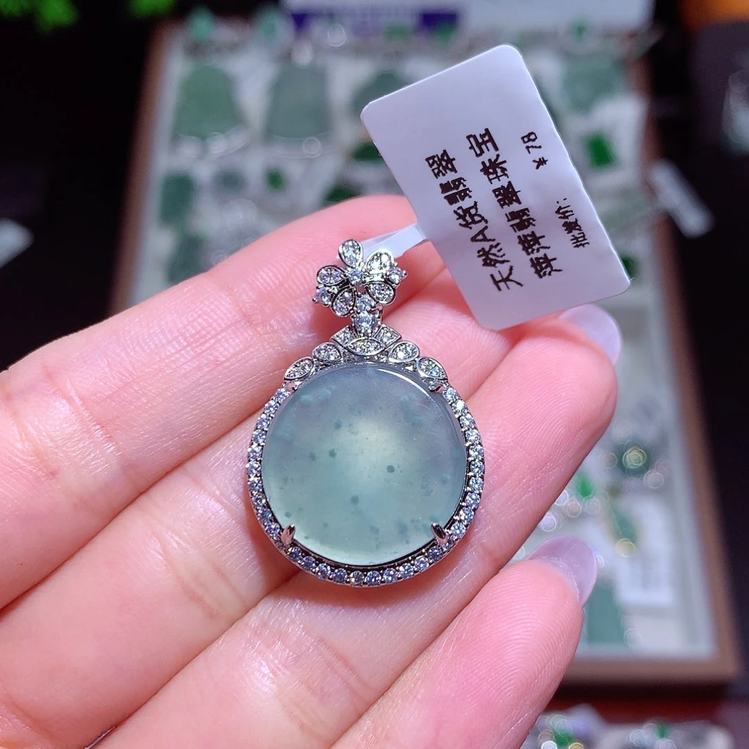 翡翠未镶嵌颈饰媚翡翠