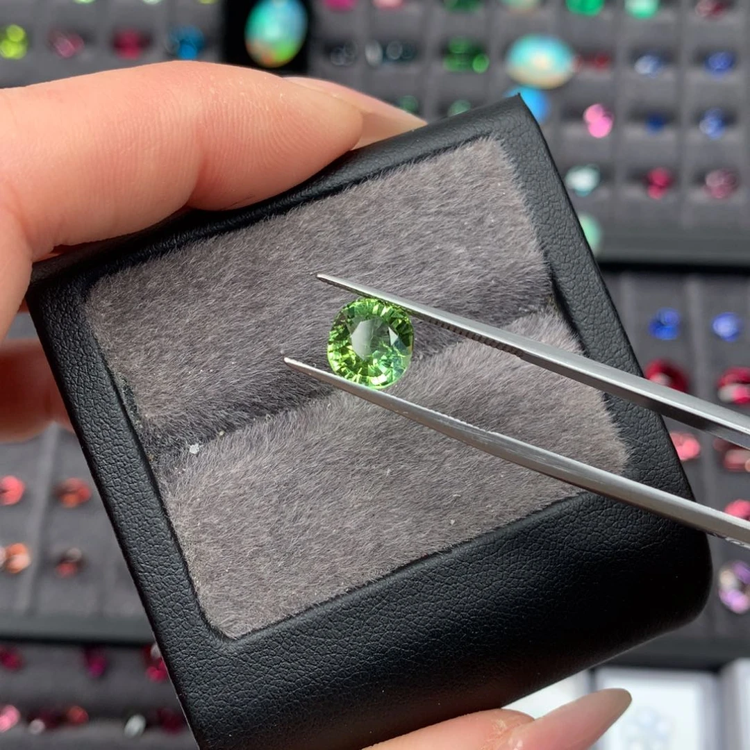 碧玺裸石未镶嵌2.79克拉