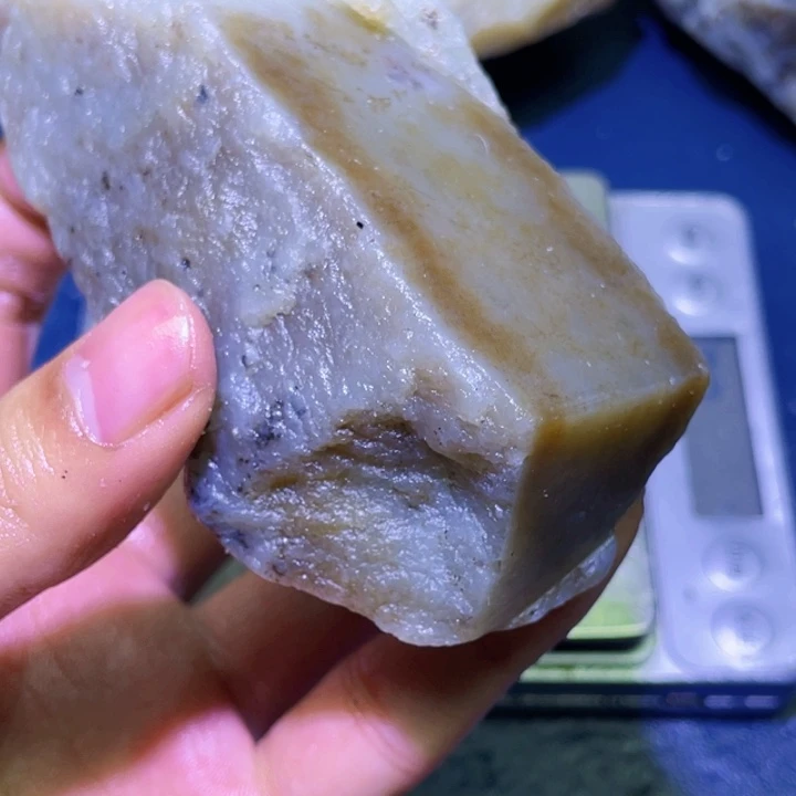 和田玉（糖玉）未镶嵌珠宝半成品