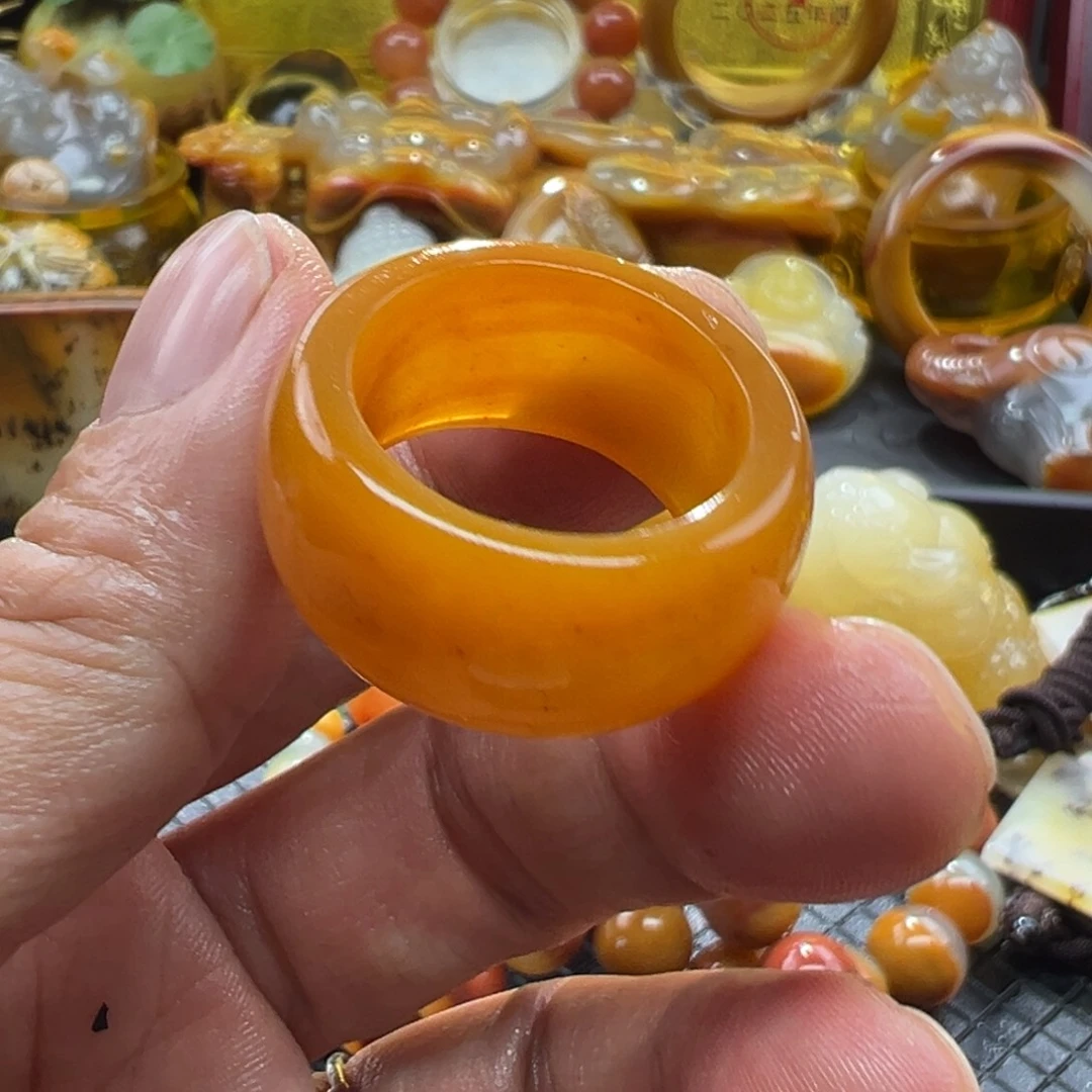 石英质玉未镶嵌颈饰