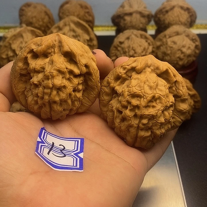 浪***埃文玩核桃吊坠50龙鼎