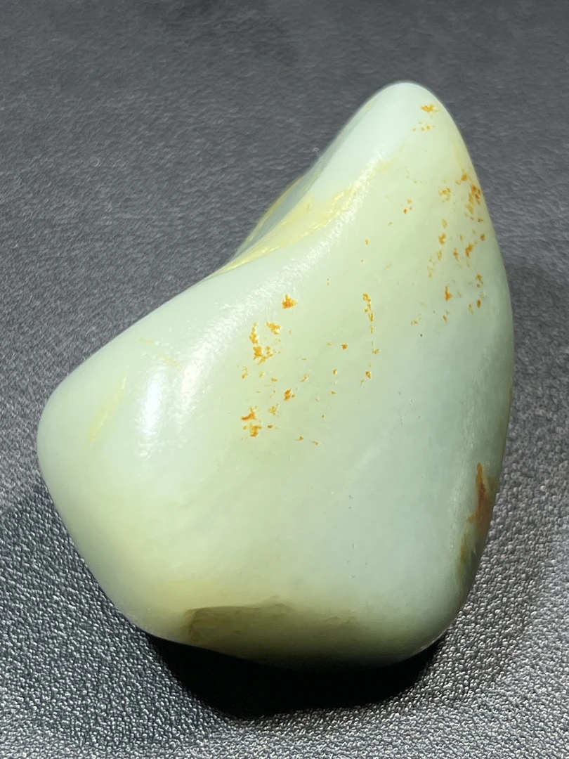 新疆和田玉翠青籽料原石手把件