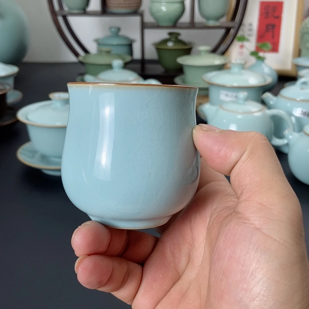 一级品天青釉美人杯