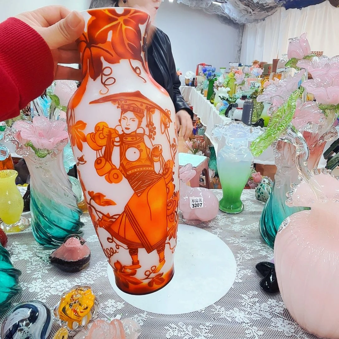 福利琉璃花器艺术品