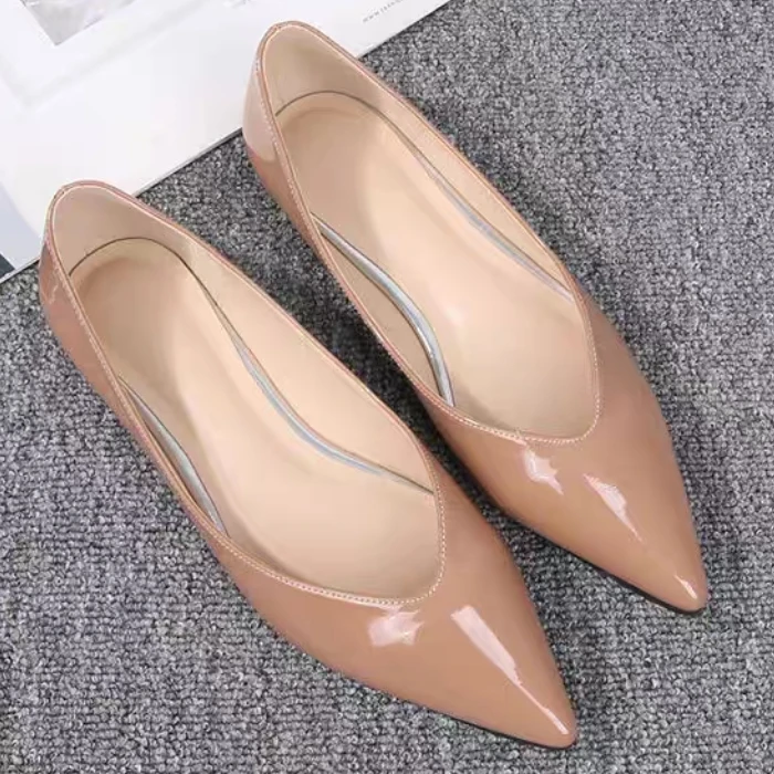 2025新款V口漆皮平底鞋裸色尖头气质单鞋百搭时尚女鞋大码41—43春