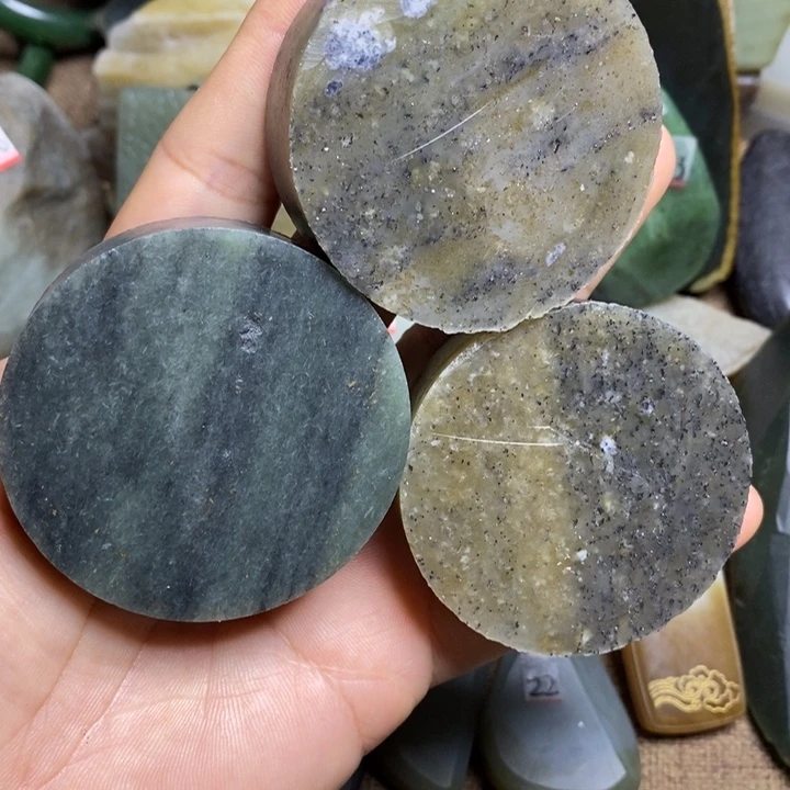 和田玉（糖玉）未镶嵌挂件