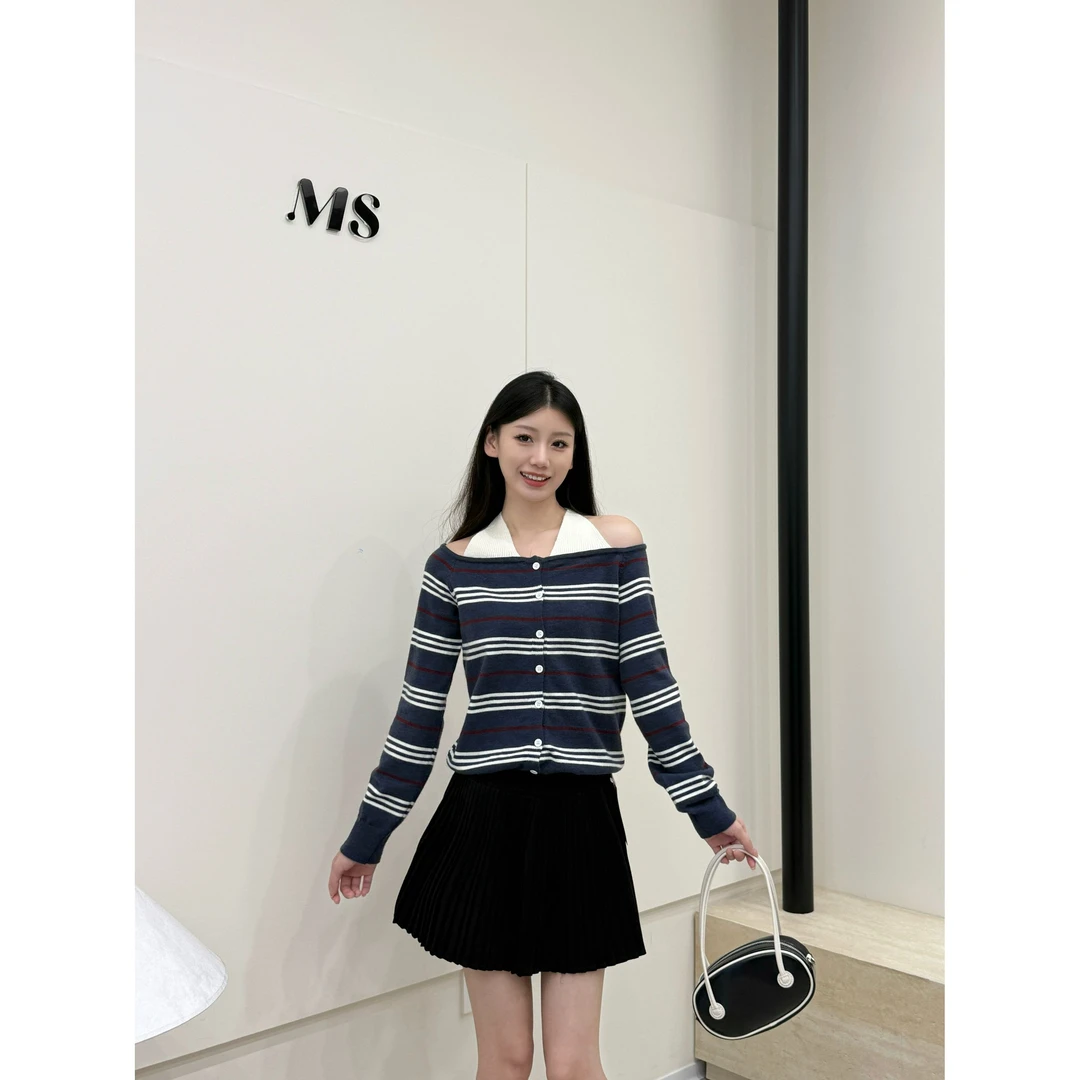 韩系挂脖设计条纹撞色针织衫气质百搭长袖纽扣上衣2025秋新款