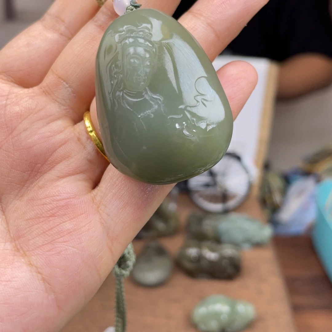 和田玉未镶嵌颈饰