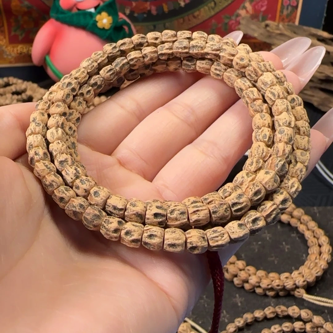 茉***绿柏香籽/百香籽吊坠