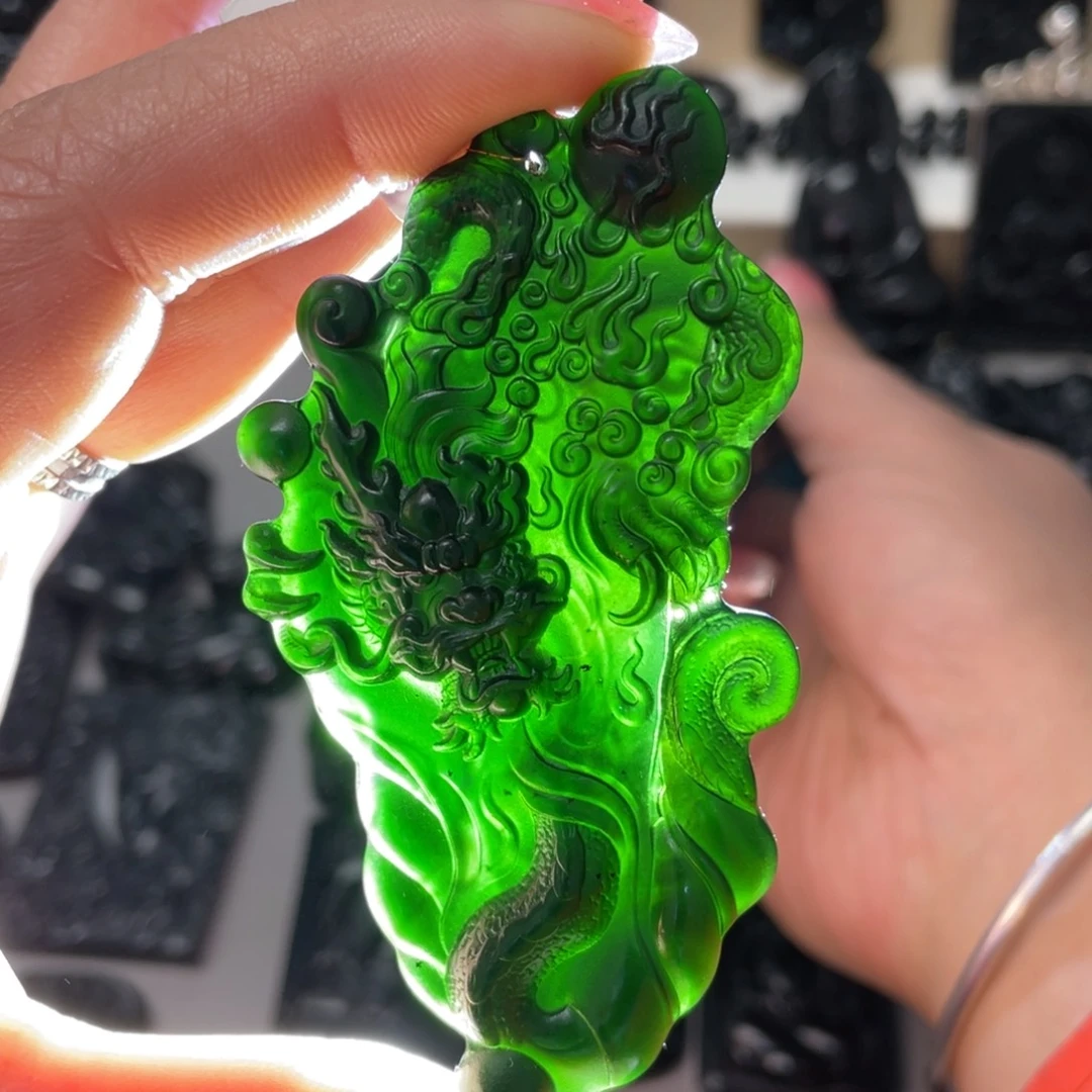 蛇纹石玉未镶嵌吊坠