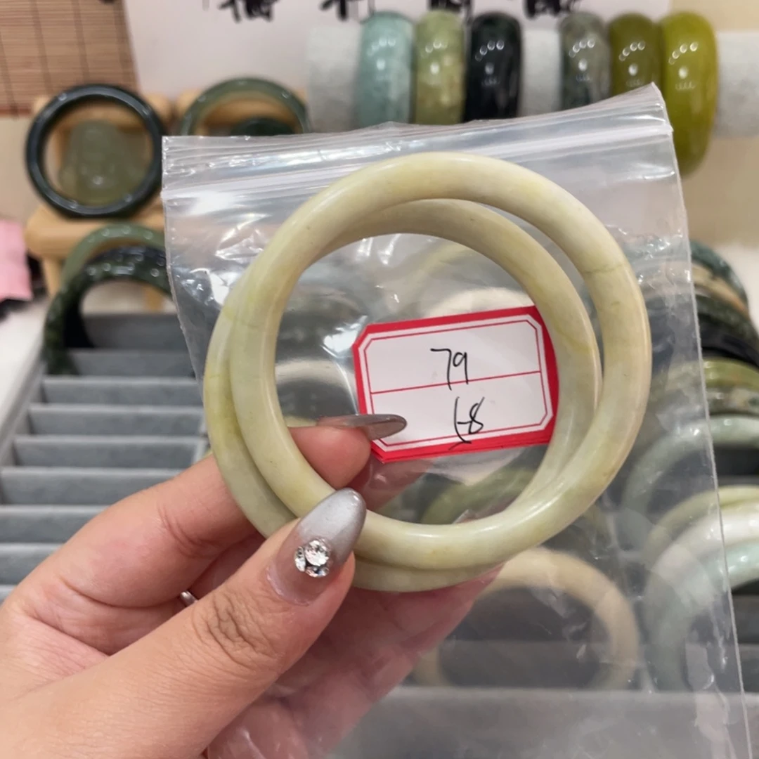 蛇纹石玉手镯未镶嵌