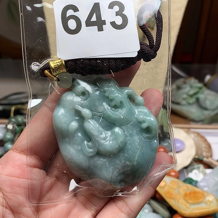 翡翠颈饰未镶嵌齐**圣翡翠