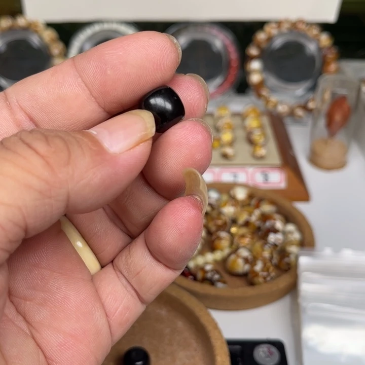 裸石琥珀未镶嵌53号