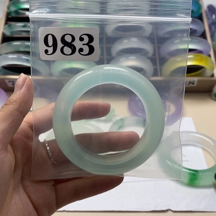 *****玉晴水面包手镯983