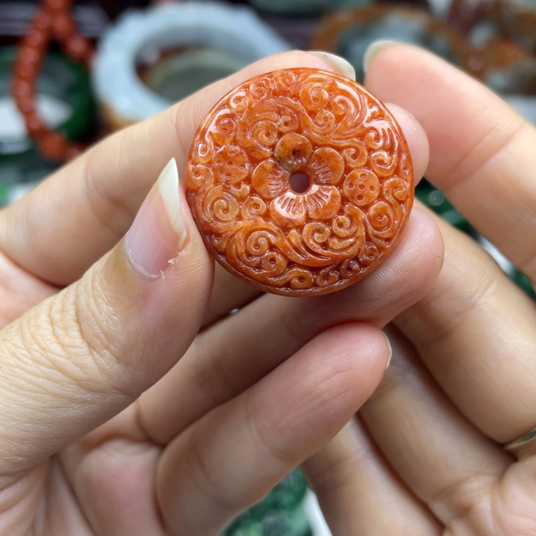 翡翠未镶嵌颈饰牌子