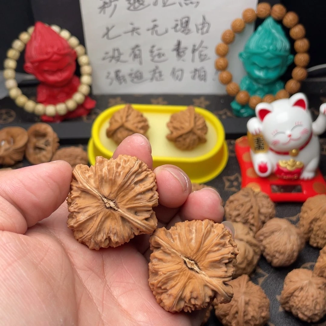 核桃把件冒*泡39无修白狮子